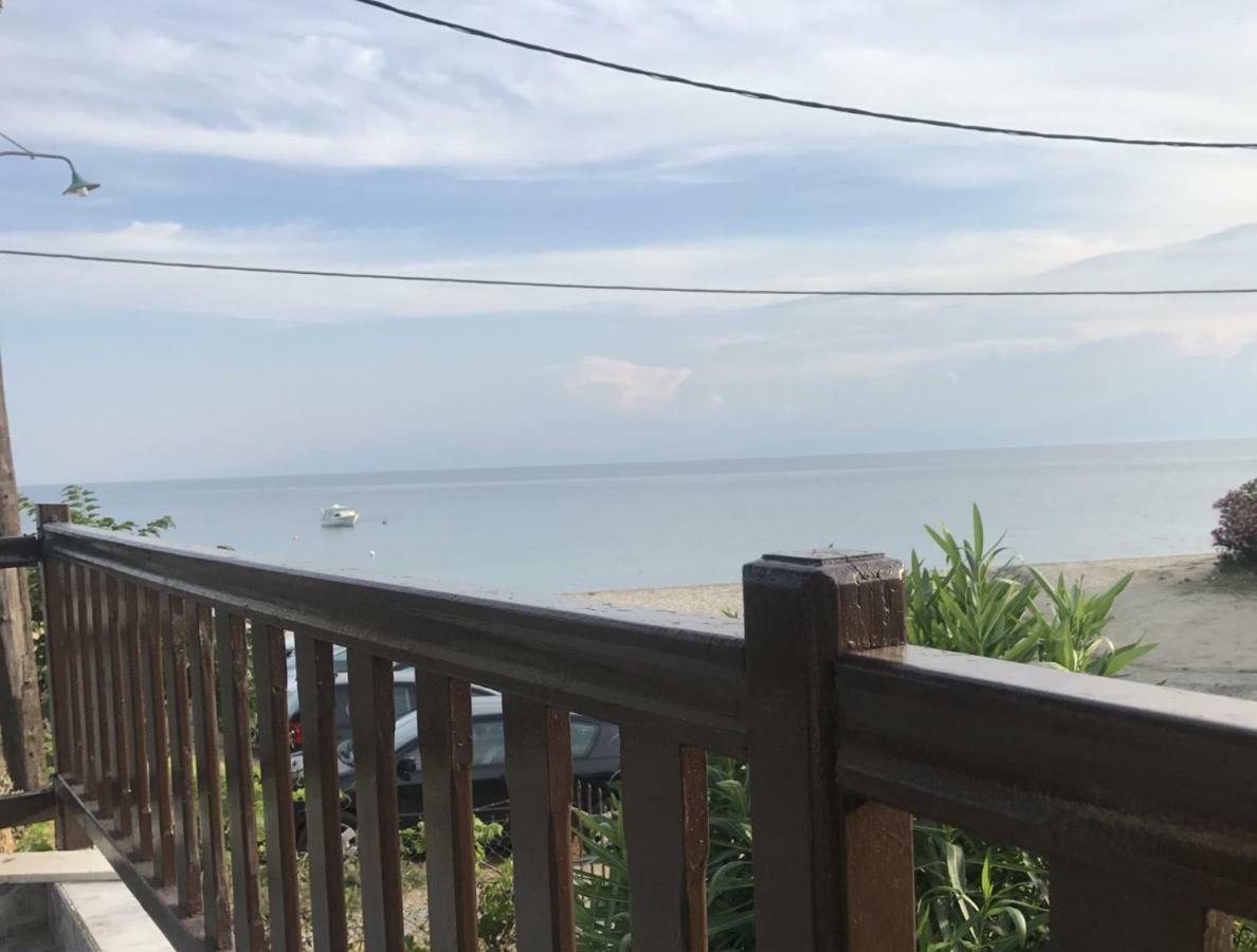 Chalkidiki Beachfront Holiday home *